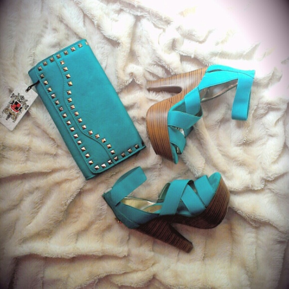 Clutch/ Heels