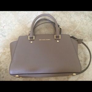 Michael Kors Medium Selma Bag in Sand Dune