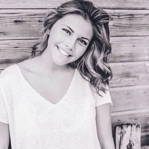 Meet your Posher, Kiana