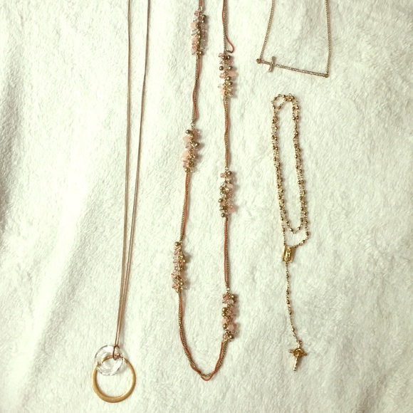 4 piece necklace bundle - Picture 1 of 4