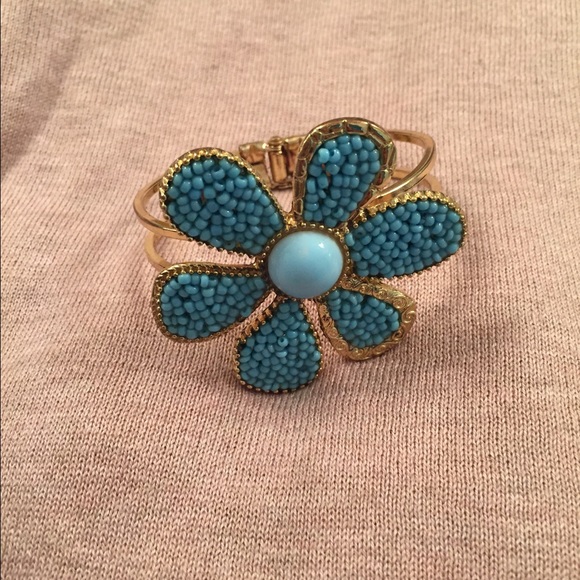 Flower bracelet