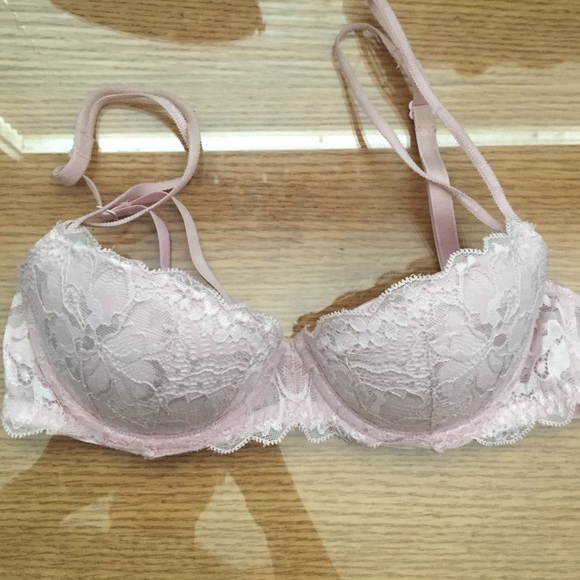 Victoria secret light pink scallop push up bra