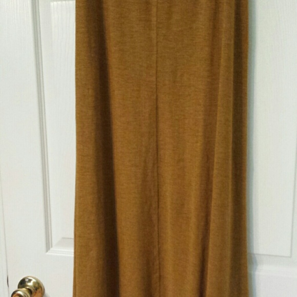 Hemp & organic cotton skirt. Long slim fitting,