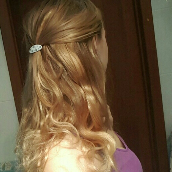 Any shade of blond clip in extentions - Picture 2 of 4