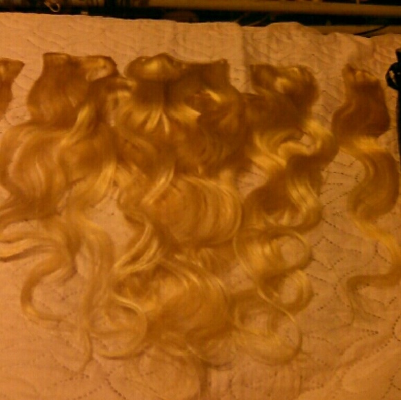 Any shade of blond clip in extentions - Picture 3 of 4
