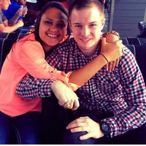 Meet your Posher, Demi