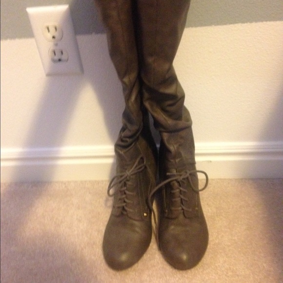 Boots - Picture 2 of 2