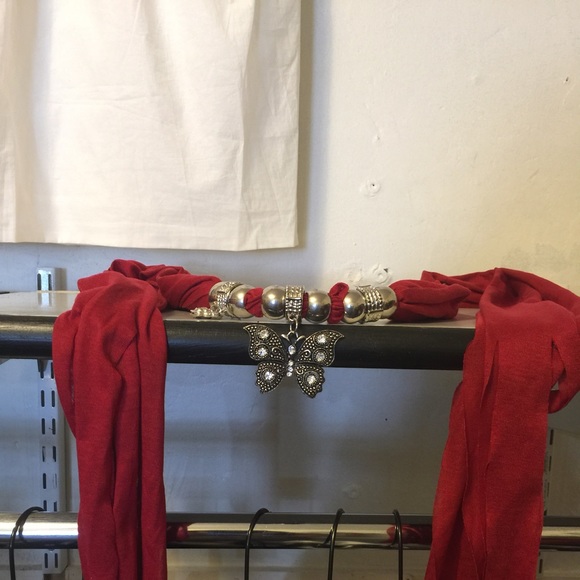 Scarves from Los Angeles - Picture 2 of 3