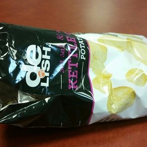 Meet your Posher, Fina