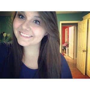 Meet your Posher, Danielle