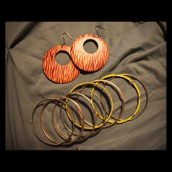 Earrings and bracelets bundle