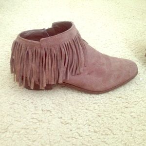 Steve Madden Patzee taupe suede booties