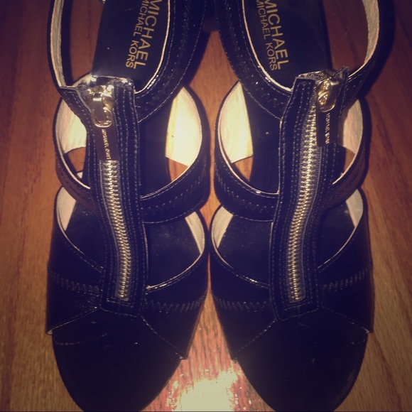 Micheal Kors zip front heels