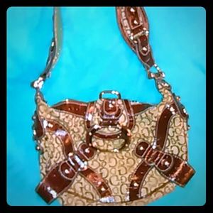 Beautiful Guess Purse!!