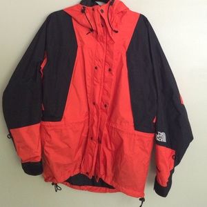 Men's North Face ski coat- size med Orange & Black