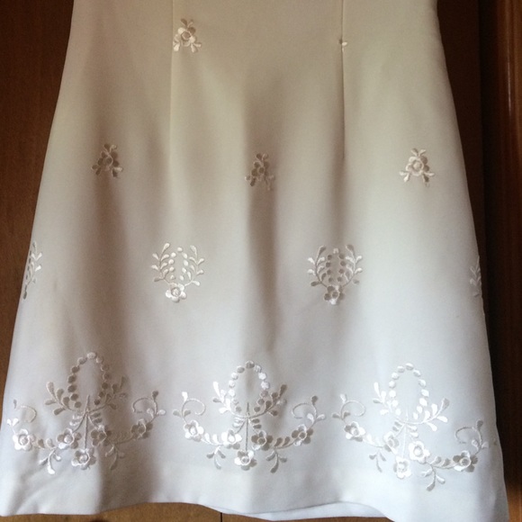 Vintage Ann Taylor off white dress. Size 2 - Picture 3 of 4
