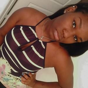 Meet your Posher, Yasmine