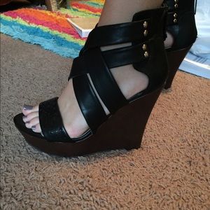 Princess Vera Wang Wedges