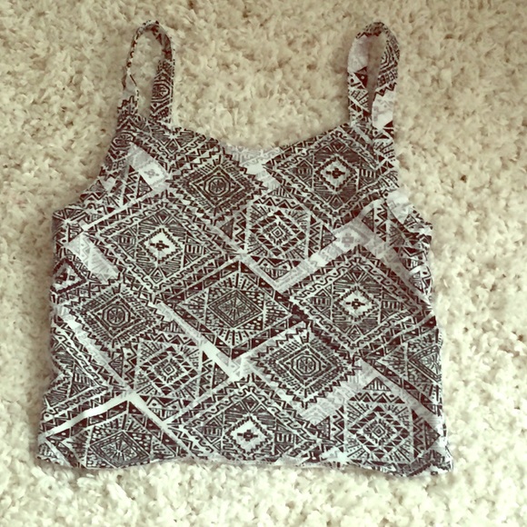 Black and white design crop top