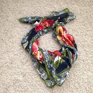 Floral scarf😍🌻🌺