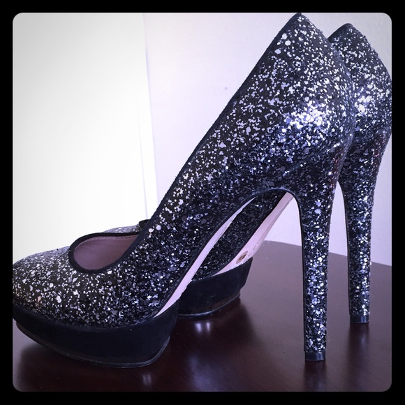 Vince Camuto Shoes - Sparkly Metallic Black Vince Camuto Heels NWOT