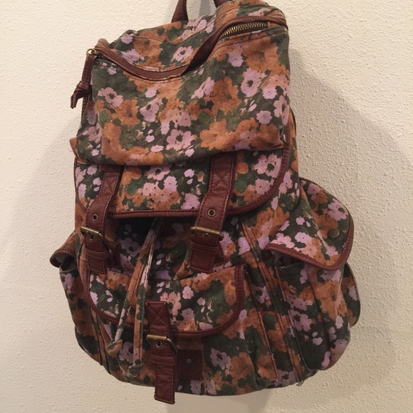 ✨REDUCED✨ Ećote floral backpack