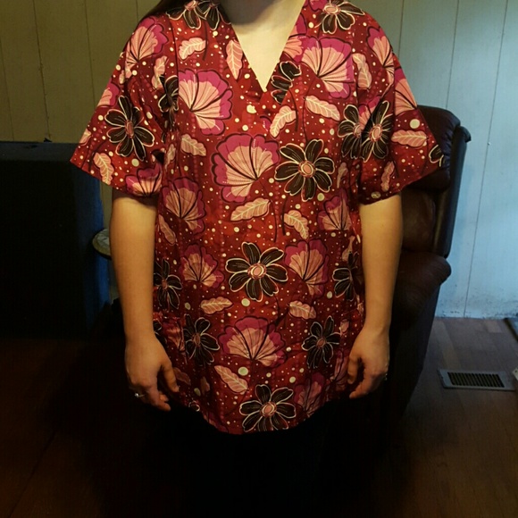 Scrub top