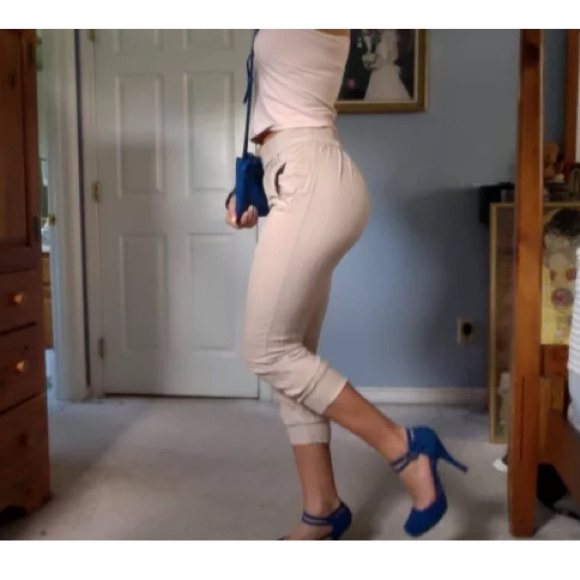 boutique Pants - cropped high waist beige stretch pants