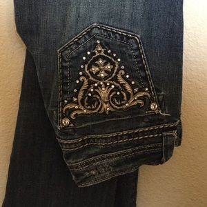 Miss Me Jeans .closet closing Jan 5th.