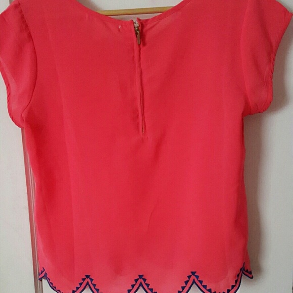 Cropped top - Picture 2 of 2