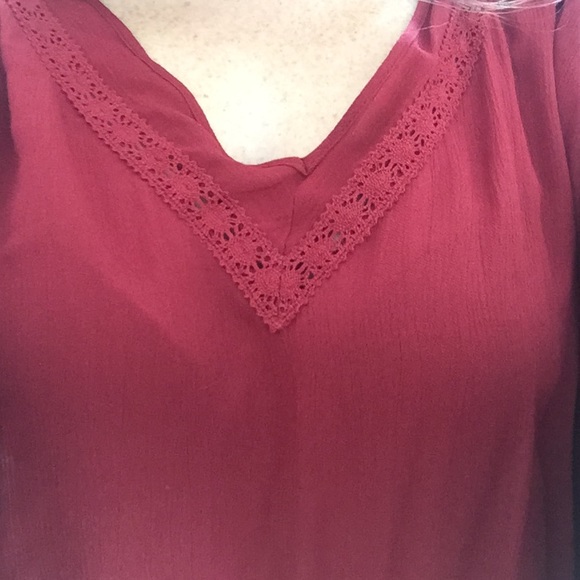 Backless shirt! - Picture 4 of 4