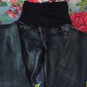 Adorable stretch maternity jeans