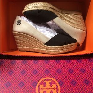 Tory Burch Filipa Espadrilles in black & white