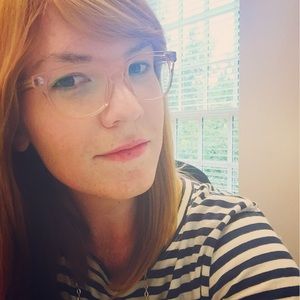 Meet your Posher, Caitlin