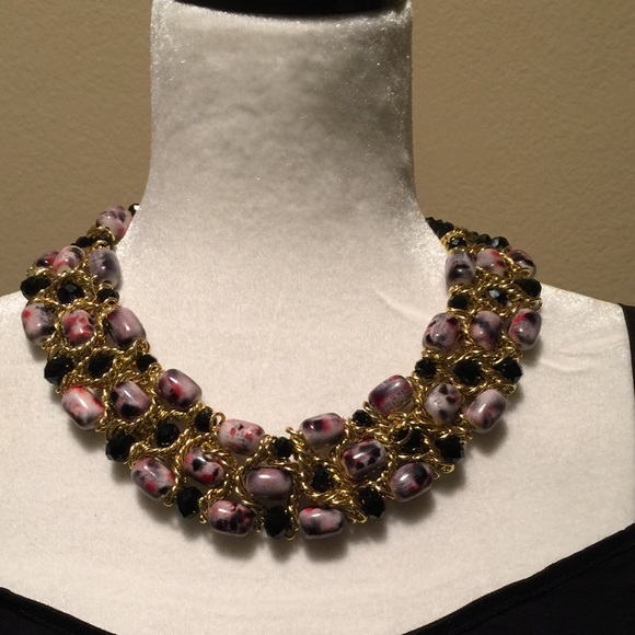 STATEMENT NECKLACE - Picture 1 of 2