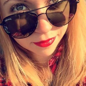 Meet your Posher, Alyssa