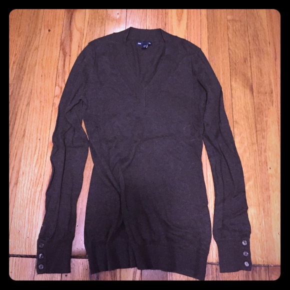 Gap sweater