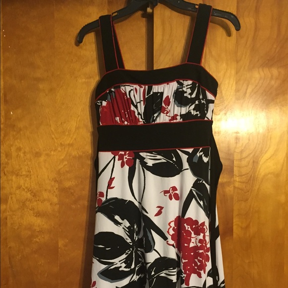 White black and red short dress