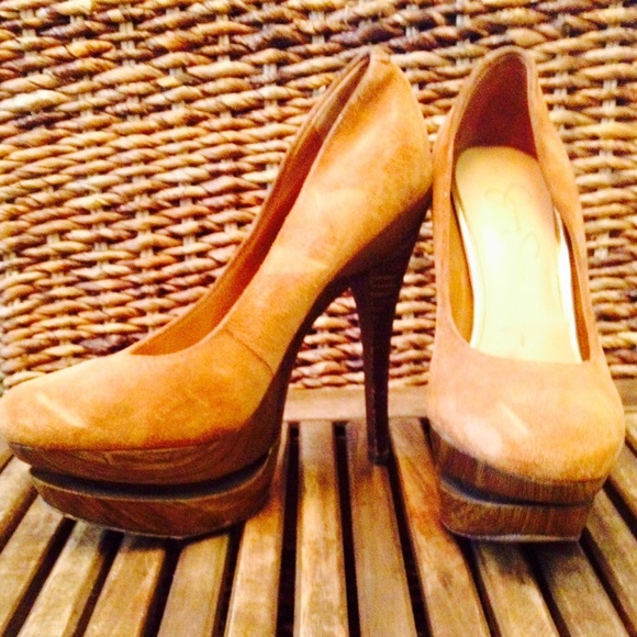 Jessica Simpson camel suede and wood bottom