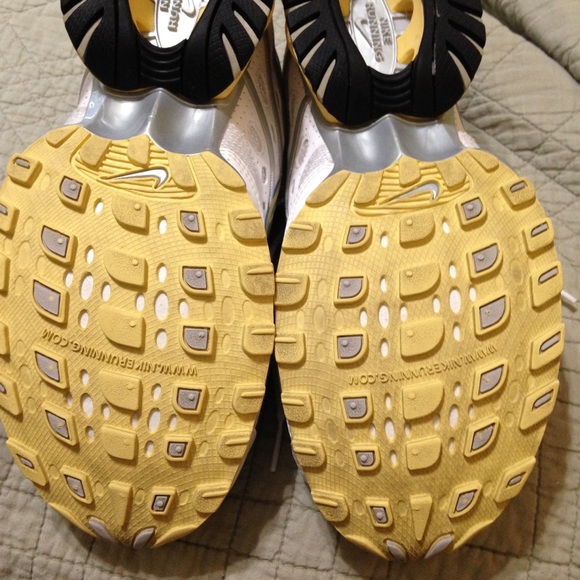 Nike running shoes - Picture 2 of 4