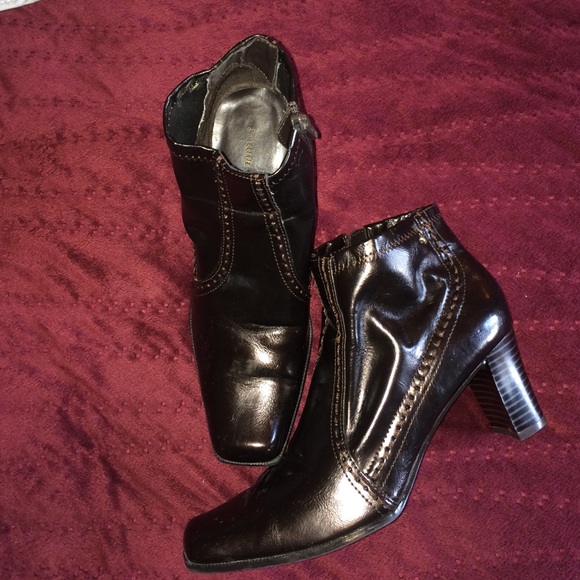 Etienne Aigner zip up ankle boots  8.5 Dark Brown