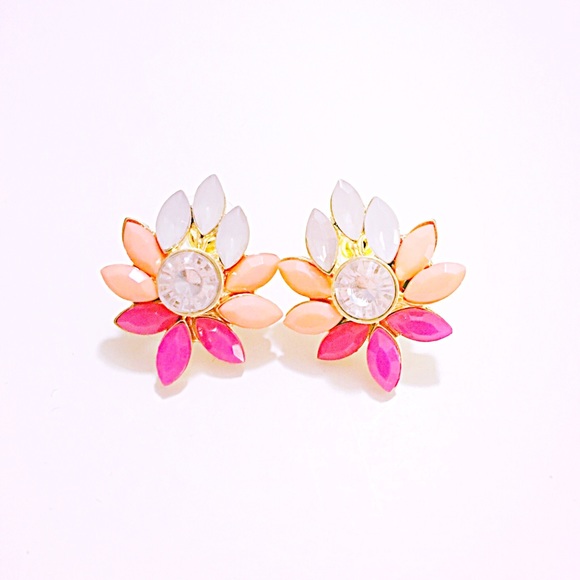 Starlet Fever Jewelry - 🌅👂🏼Magenta & Coral Flower Posts Starlet Fever Jewelry - 🌅👂🏼Magenta & Coral Flower Posts