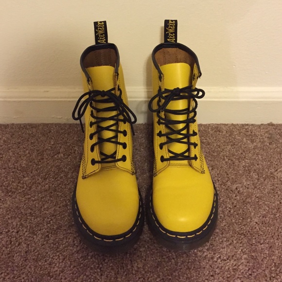 Dr. Martens Shoes - dr martens AirWairs