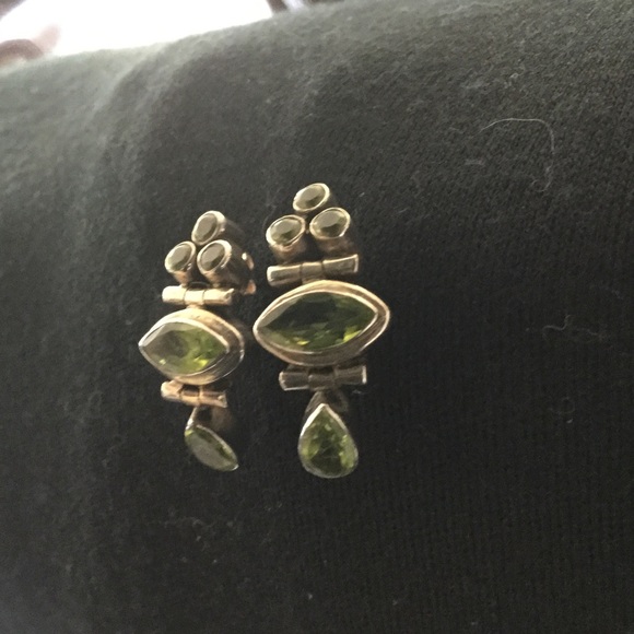 Jewelry - Picture 2 of 3