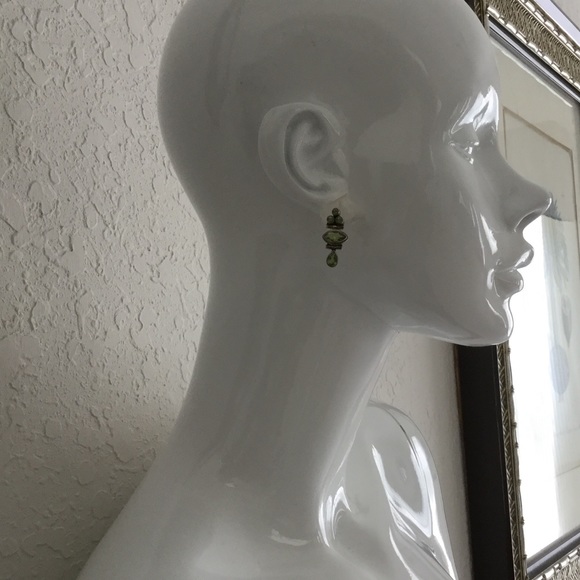 Jewelry - Picture 3 of 3