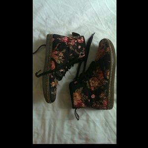 Canvas Dr. Martens
