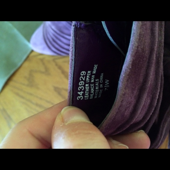 SOLD Bijou genuine purple suede booties 7.5W - Picture 4 of 4