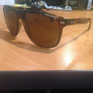 Ray Ban 4147 710/57