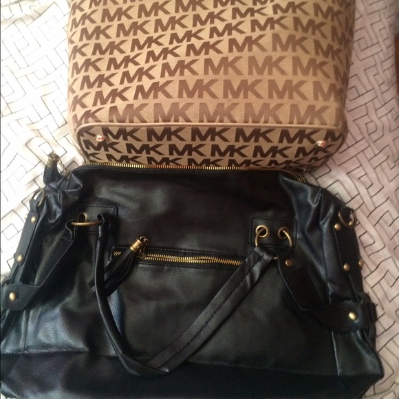 black zipper tassel tote shoulder bag crossbody
