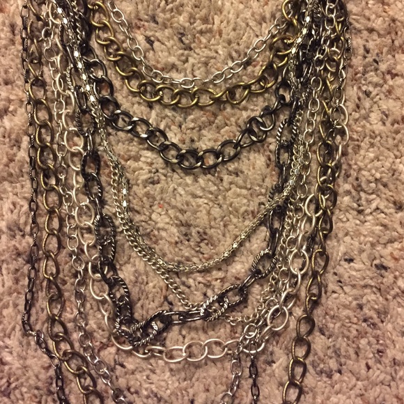 Multiple chain necklace. - Picture 2 of 3